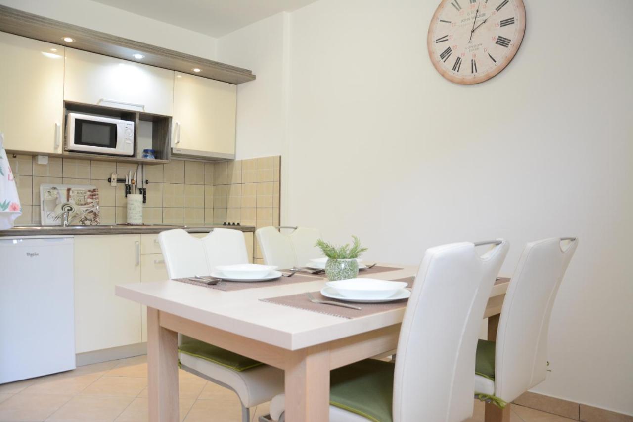 Apartments Marina Ražanac エクステリア 写真