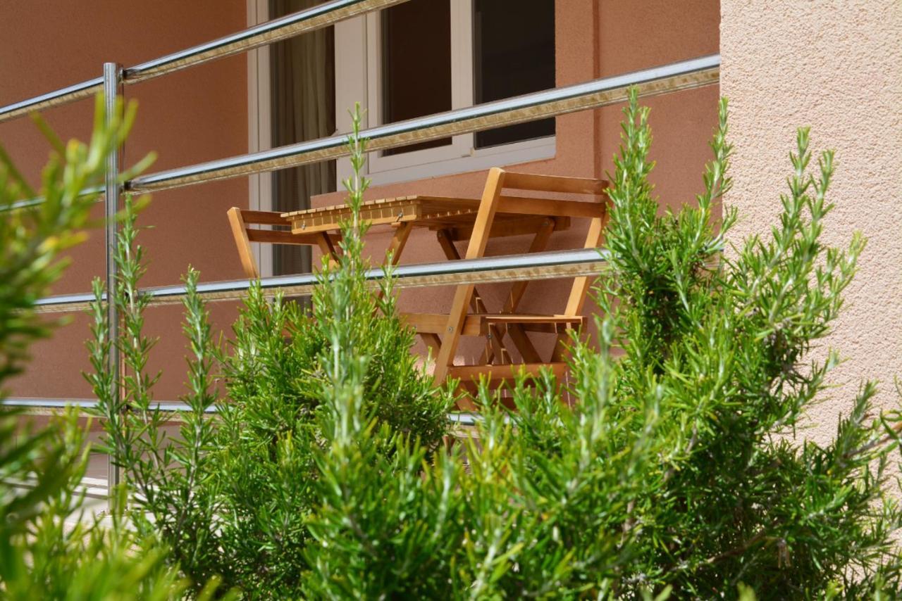 Apartments Marina Ražanac エクステリア 写真